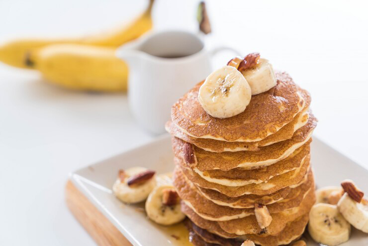 Dégustez des pancakes moelleux et riches en protéines avec notre recette de pancakes à la whey. Parfaits pour un petit-déjeuner nutritif ou une collation post-entraînement, ces pancakes sont faciles à préparer et délicieux